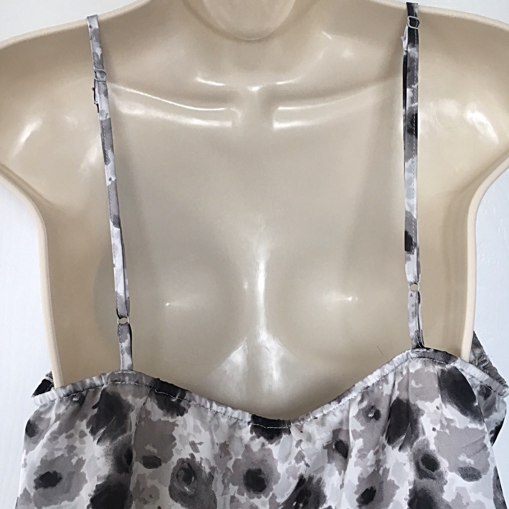 BLACK WHITE PRINT SEXY RUFFLE TOP - Picture 2 of 7
